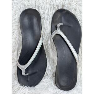 OluKai Shoes Womens Size 10 Black Silver Sandals Flip Flops Thong Beach Comfort